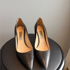 Elegant Black Leather Pumps